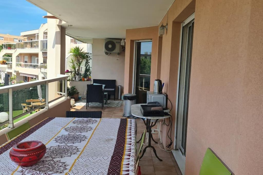 Appartement Vue Mer Sur Les Hauteurs De Nice Exterior photo